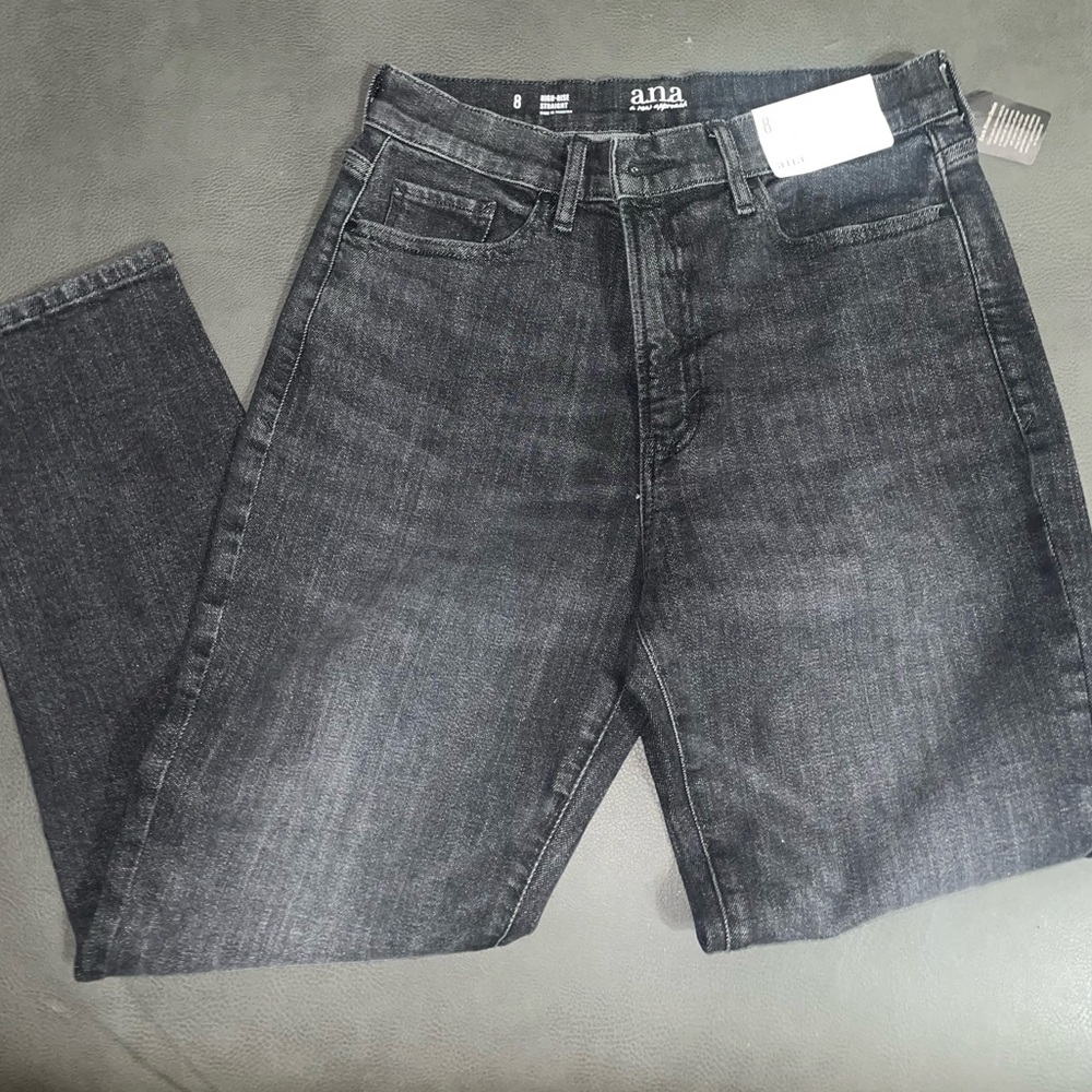a.n.a. Black High Rise Straight Leg Jeans
Size: 8